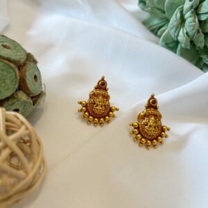 Lakshmi Nakash Studs