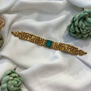 Nilai Nakash Belt Choker