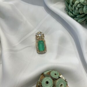 Siri Victorian Pendant